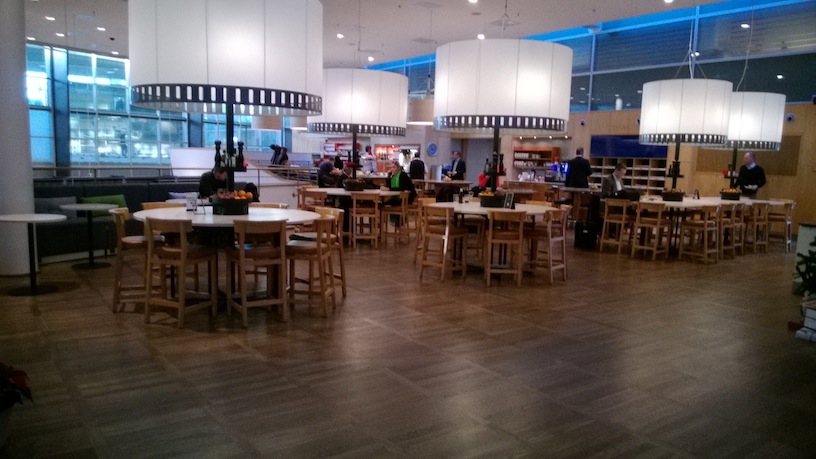 SAS Lounge CPH Dining Area